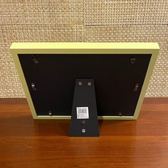 NIB Picture Lime Green Floral Kids Frame - Picture 3 of 5